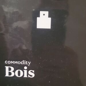 Commodity Bois Fragrance. Bois from the brand Commodity.
This specific bottle